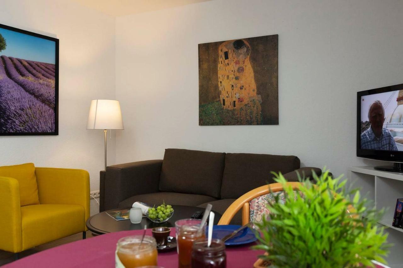 Blumenmeer Appartment Ober-Hambach Exteriör bild